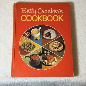 1972 Betty Crocker's Cookbook SEARS HOLIDAY EDITION  PIE Cover.